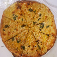 Garlic Cheese Naan