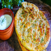 Chicken Qeema Naan / دجاج قيمه نان