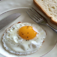 Fry Egg H/F / بيض مقلي